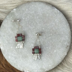 Carmine earring: Mint aventurine and red carnelian cube beads, silver wire hand forged fringe, silver chain and silver ear post