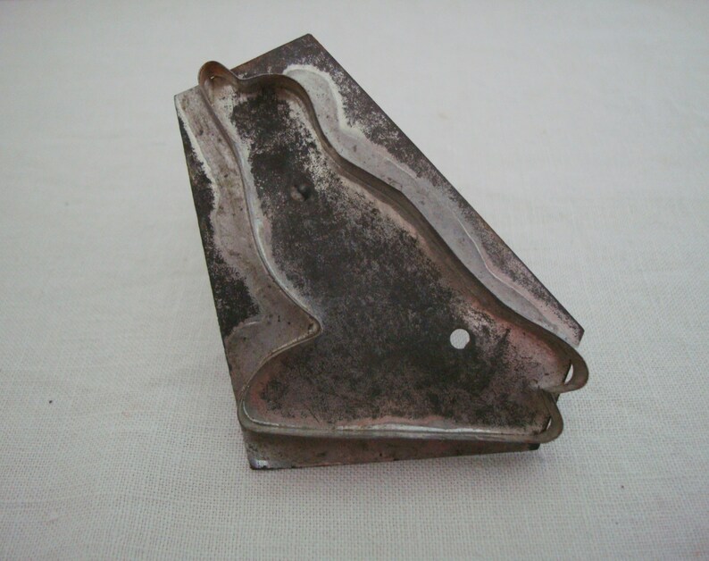 Antique Tin ANIMAL COOKIE Cutters Vintage Farmhouse Kitchen Baking Set of 4 Dog Bird Horse Lion