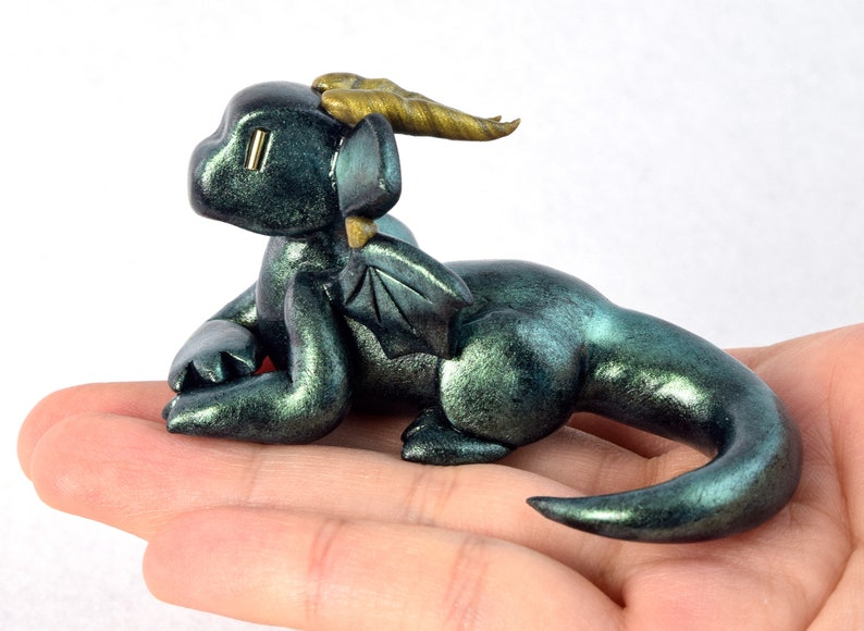 Green dice dragon figurine, metallic green dragon d20 holder, Dungeons and Dragons, Magic: The Gathering, MtG, polymer clay dragon sculpture image 6