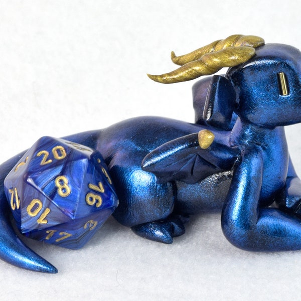 Donjons et Dragons dés dragon - porte-dés dragon bleu d20 - figurine dragon en argile polymère bleu métallique - DnD