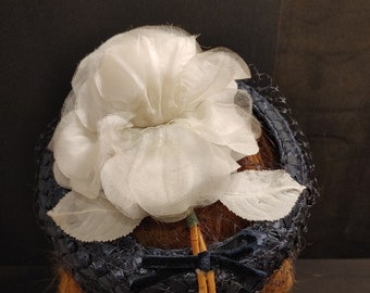 1950s Black/Deep Navy Formed Hat w/ Flower