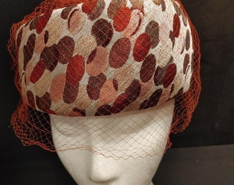 1940s Hat w/ Cream Base, Multi-Colored Design