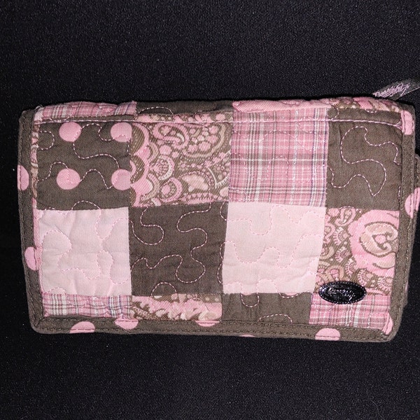 Donna Sharp Quilted All-In-One Clutch / Wallet.  Multi-color Patchwork Design, Logo Emblem & Tag, Snap Close