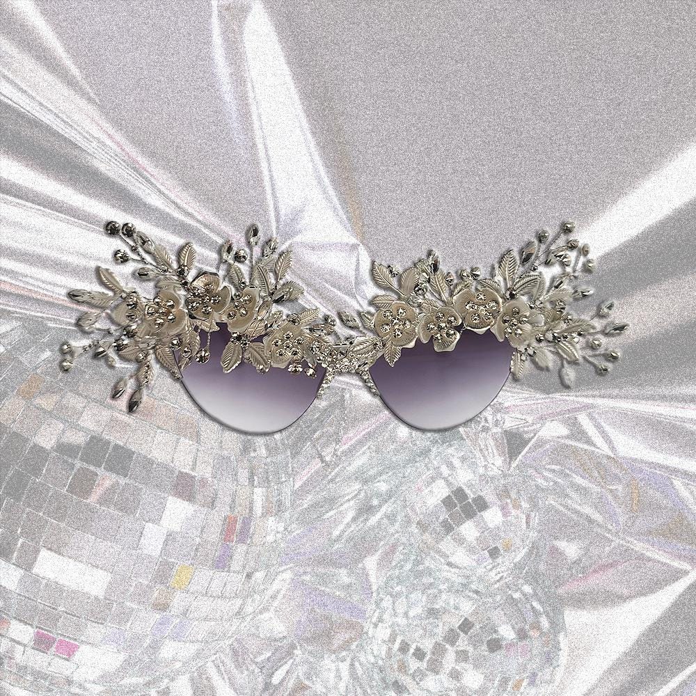 Flower Hand Embellished Clear Cat Eye Sunglasses White Crystal Flower Cat-eye Sunglasses: Hand-embellished  main image 2