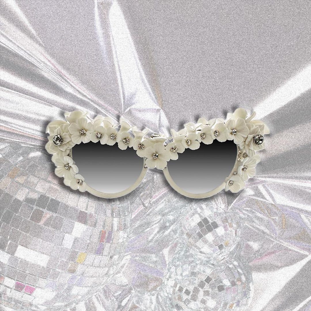 Handmade Floral Cat Eye Sunglasses: White Flower & Crystal  display picture 3