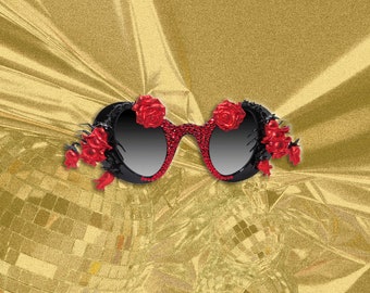 Scorpio V2 Sunglasses: Retro Embellished Frames with Swarovski Crystals