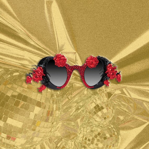 Scorpio V2 Sunglasses: Retro Embellished Frames With  display picture 2