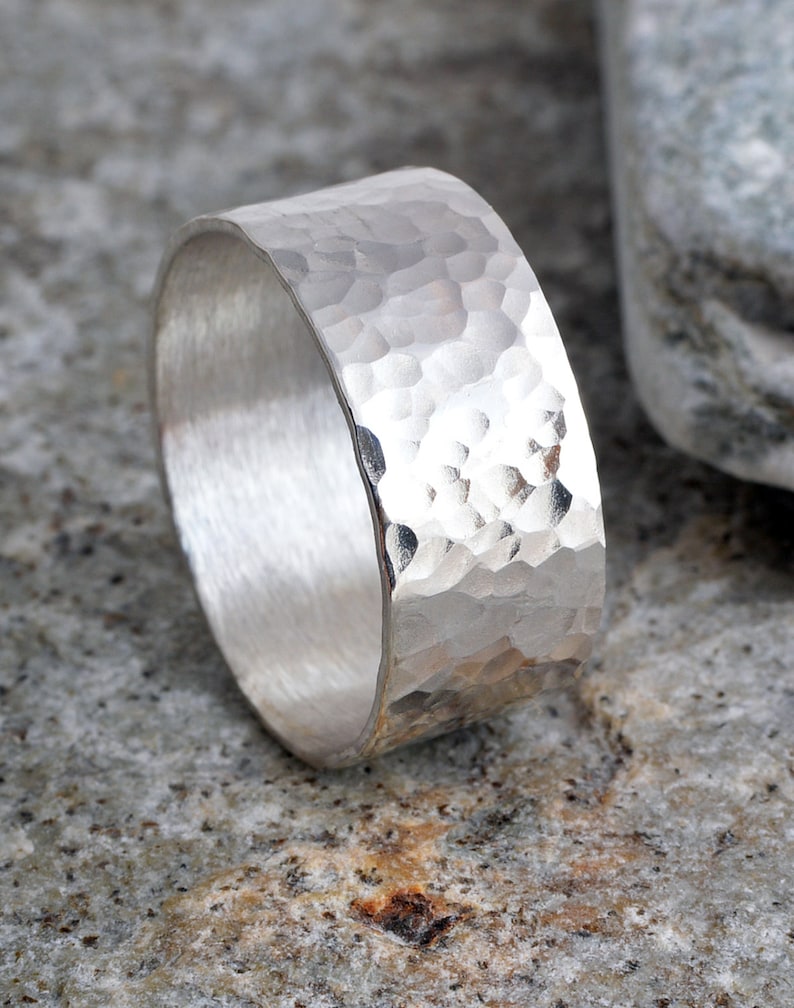 Silber Ring 8mm Sterling Silber Band gehämmert Band Ring 925 Hammer Finish in Großbritannien Bild 2