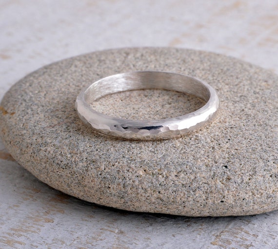 Sterling silver hammered band cheap ring
