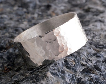 Silber Ring 8mm Sterling Silber Band gehämmert Band Ring 925 Hammer Finish in Großbritannien