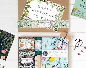 Garden Lover's Gift Box: Garden Birds Tea Towel, Gardener's Soap, Gloves & Twine