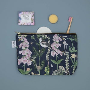 Longtail and foxglove wash bag and soap gift set image 4