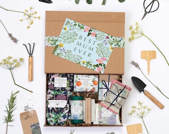 Gardener Gift Set for Mum: Soap, Scrub, Gloves & Wildflower Seeds