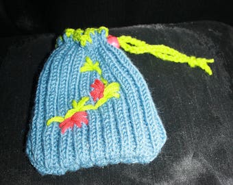 cover for this 17 x 14 cm with DrawString closure