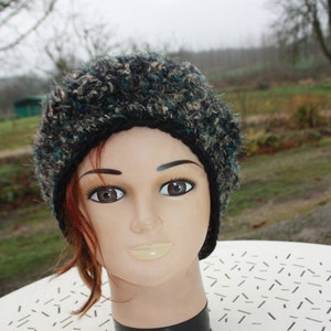 36 beret in fancy yarn image 2