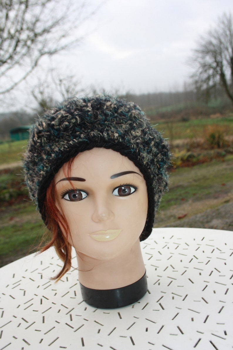 36 beret in fancy yarn image 2