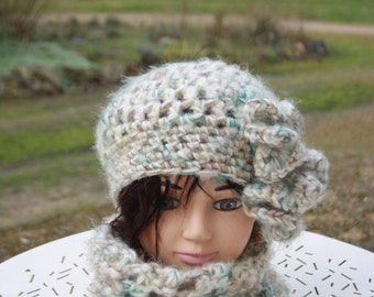 604 closed collar and crochet beret set