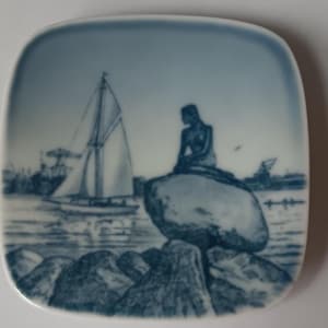 Royal Copenhagen Little Mermaid Pin Dish Petite Size