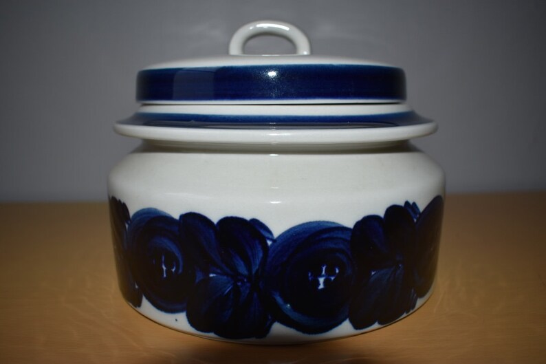 Arabia of Finland Anemone Soup Tureen image 1