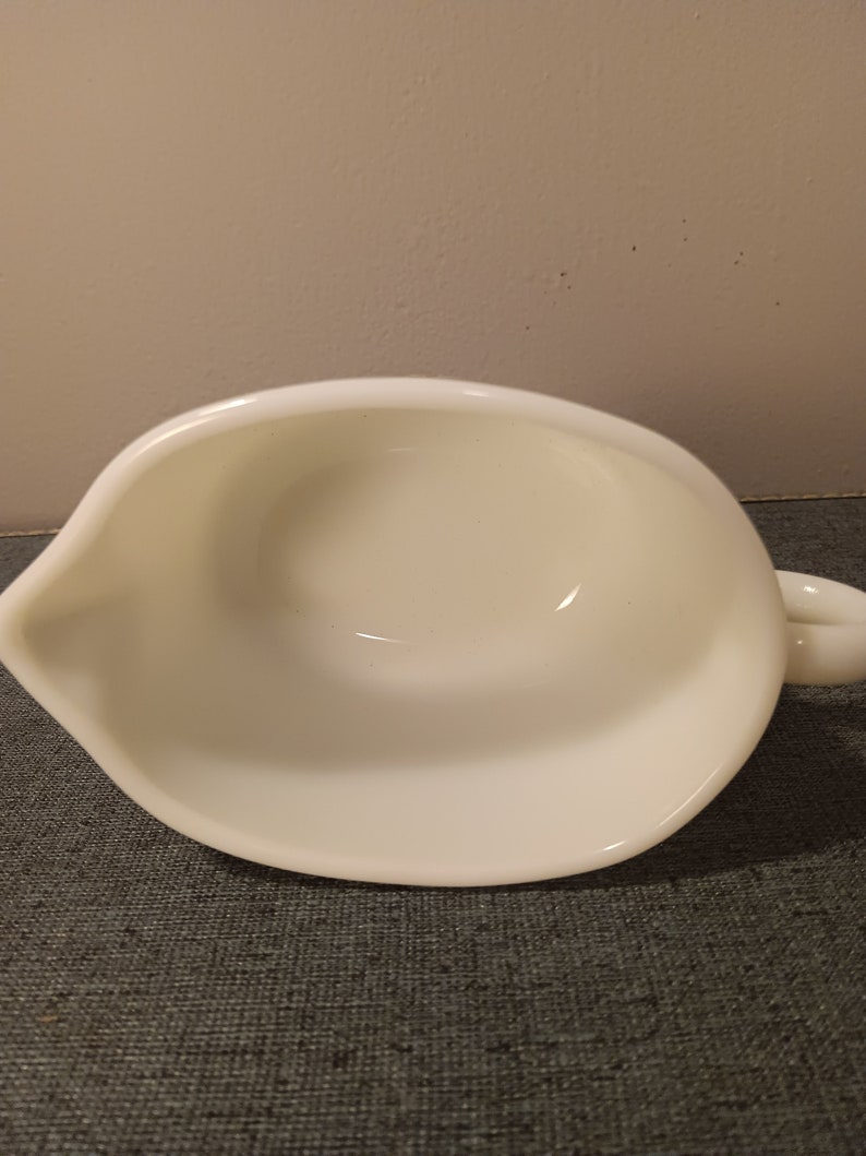Pyrex Woodland Gravy Boat and Saucer image 6