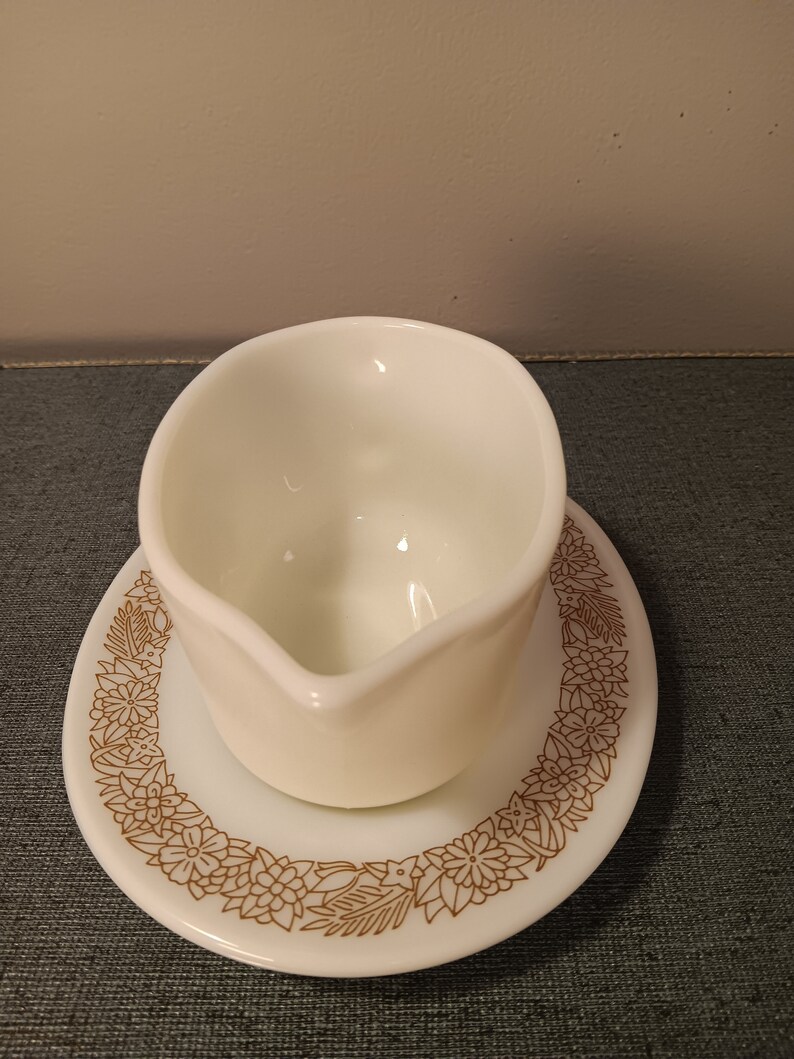 Pyrex Woodland Gravy Boat and Saucer image 7