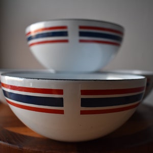 Cathrineholm Club Celebration Norway Enamel Bowls Set of 4 image 1