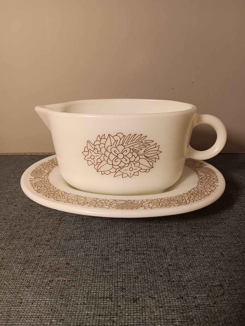 Pyrex Woodland Gravy Boat and Saucer image 2