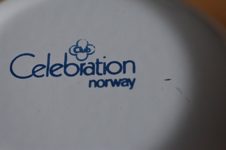 Cathrineholm Club Celebration Norway Enamel Bowls Set of 4 image 7