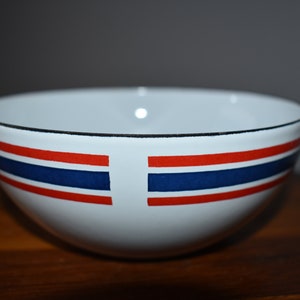 Cathrineholm Club Celebration Norway Enamel Bowls Set of 4 image 4