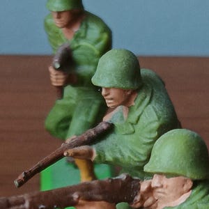 Britains Toy Soldiers Group of 7 from 1970s