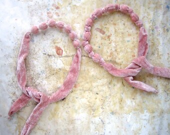 Plant dyed silk velvet headband in blush pink tone, can also be worn as a necklace or bracelet, gift for her from France