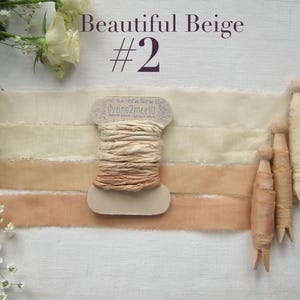 Rubans de soie recyclée de sari teints à la main avec des plantes, bord brut, zero waste, environ 3.5m (4y) #2 Beautiful Beige