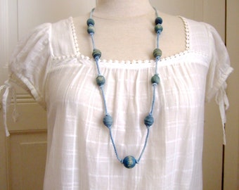 Wooden bead necklace hand dyed in blue with organic woad, natural French blue for an eco-friendly jewelry gift