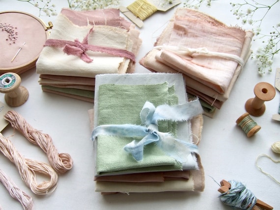 Tissu vintage pour broderie en teinture naturelle, 20 x 20cm / 8" x 8", petit coupon, slow stitching