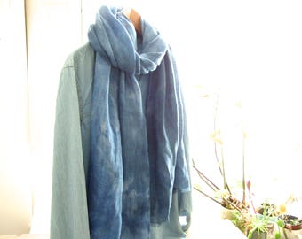 Long linen scarf with blue tie dye of natural denim indigo handmade in France, casual chic washed linen wrap of 2y x 19" - 2m x 50cm