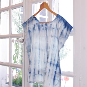 Women top made of 100% French silk satin hand dyed with natural indigo, Shibori tie dye boho tshirt, S size