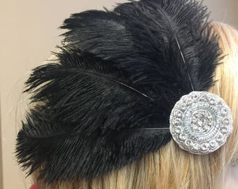 Nach Maß Rhinestone- Straußen-Feder-Kopfschmuck Fascinator-Haar-Klip mit Blumen Kristall Rhinestones