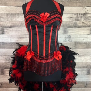 Elige tu talla: Disfraz de circo, carnaval, burlesque, salón, cabaret, pin-up, rojo y negro, estilo victoriano, con encaje y plumas.