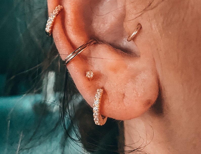 Pendiente de aro sin fin delicado Huggie de cartílago relleno de plata, rosa y oro de 14 k Calibre 20 Calibre 18 lóbulo superior conch helix tragus daith 14kt 22g 16g imagen 5