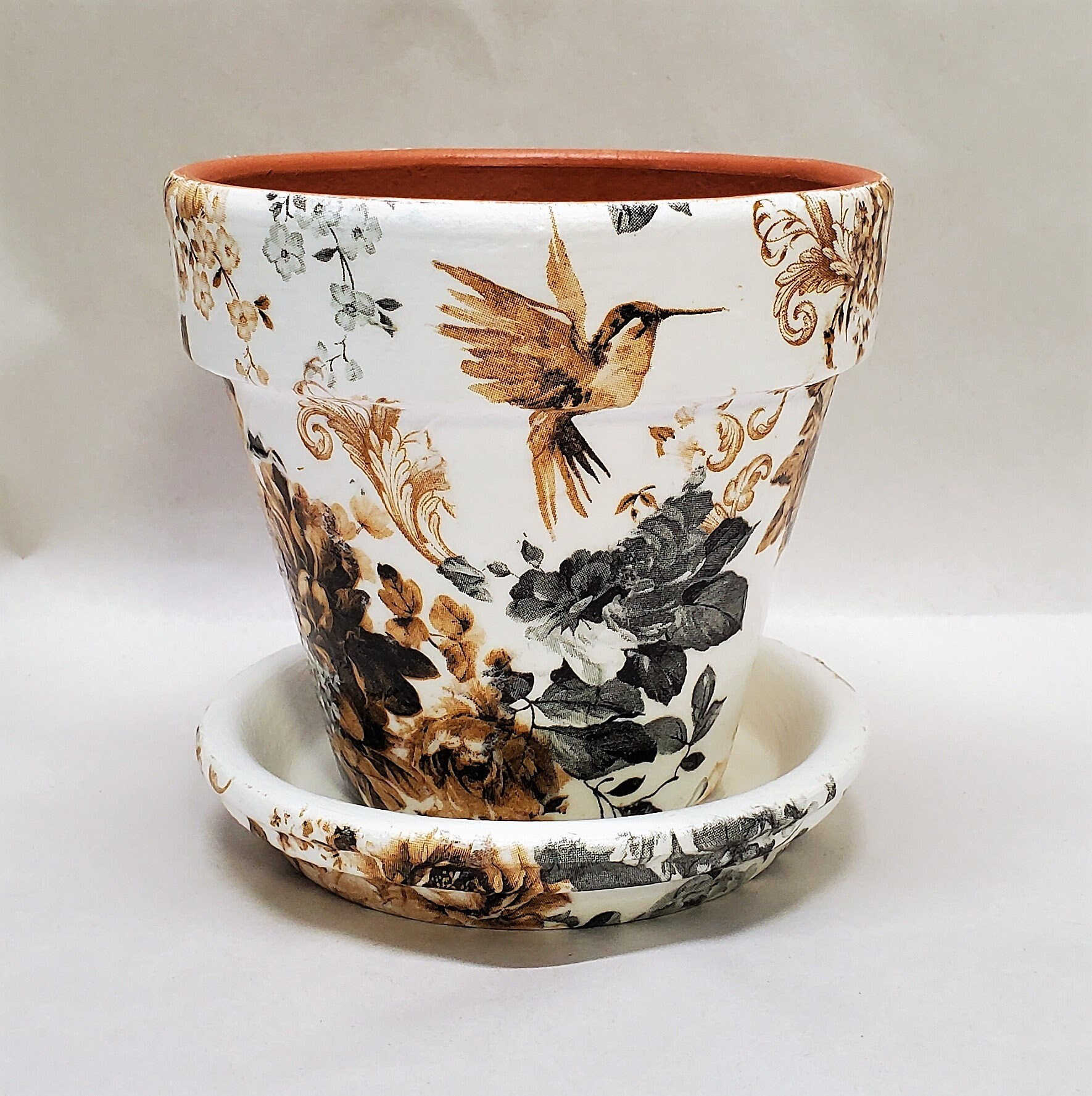 Handmade Decoupage Terra Cotta Indoor Flowerpot, Gardenia, Hummingbirds  4.25"
