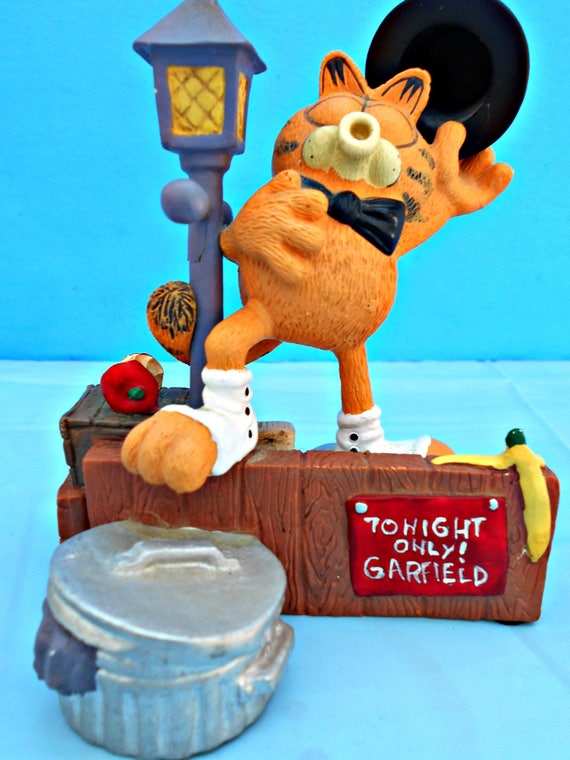 Garfield The Cat Figurine Midnight Serenade Jim Davis United Feature Syndicate Inc Danbury Mint 1993amusing Garfield Statuettecolorful - 