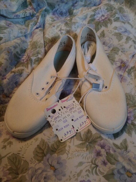 white skippy sneakers