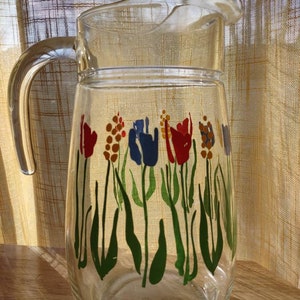 ARC Vintage Tulip Pitcher France MCM Bright Fun & Great Condition Flowers