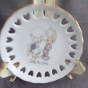 Vintage Enesco Precious Moments &quot;Sew in Love&quot;  Wall Plate 1985