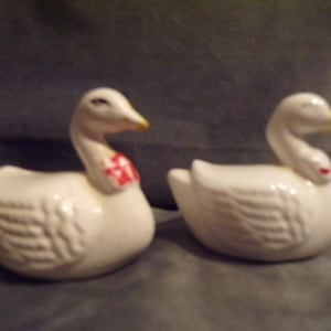 Vintage Emson Swan Salt & Pepper Shaker