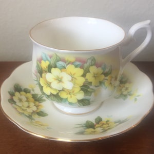ROYAL ALBERT Cup Saucer Yellow Primroses Bone China England 4A-105R