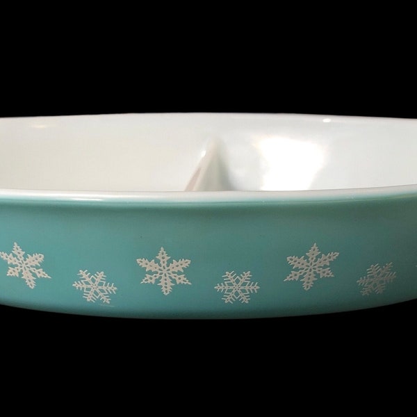 PYREX DIVIDED CASSEROLE "Snowflake" Turquoise #26 GsP-120