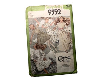 cut SIMPLICITY PATTERN 9352 CINDERELLA Girls' Dresses Size 8 P-1028