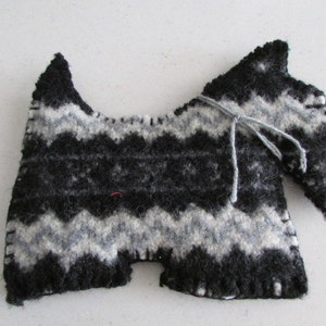 Thick BOILED WOOL HOTPAD Scottie Dog trivet Black Gray 9.5 inch handmade