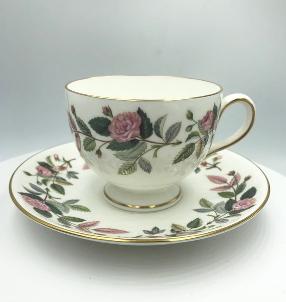 HATHAWAY ROSE 〜〜 Wedgwood - Hathaway Rose - Dinner Plate - Echo's China